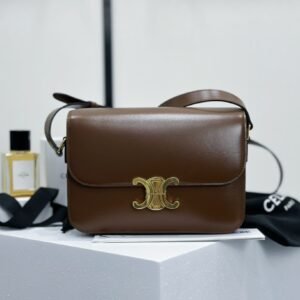 Size: 22.5x16.5x7.5cm