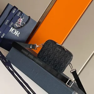 Clutch Messenger Bag Size: 17*12.5*5cm