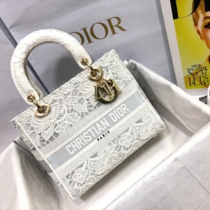 Lady D-Lite 5 compartments white silk lace Size: 24 x 20 x 11 cm Model M0565