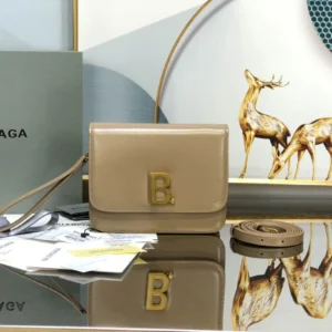 Balenciaga Model: LG-10702