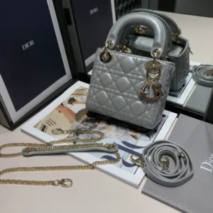 Classic size:17155cm Colour scheme: pearl grey