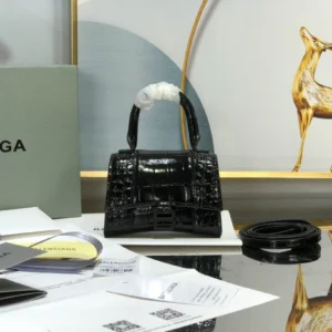 Parisienne Model: LG0115 Size: 11.5x14x4.5cm