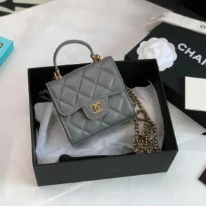 CHANE Size: 11*11*4cm