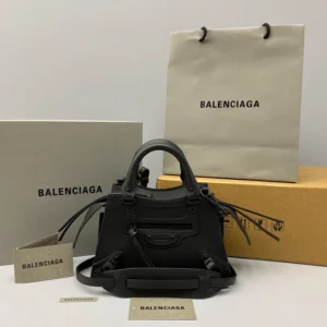 Model: 1992 Size: 16.5*22*9*14.5cm