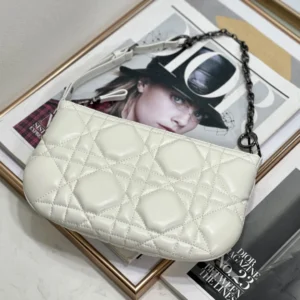 Caro Tulip Size: 25cm