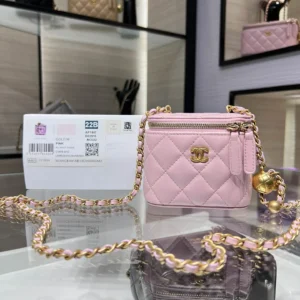 CHANE size 8.5X11X7