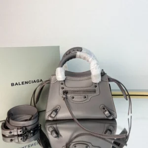 Balenciag* Neo Classic Casual Bag Size: 18cm