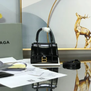 Balenciaga Paris Model: LG0115 Size: 11.5x14x4.5cm