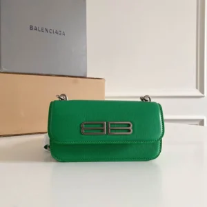 Crossbody bag Size: 19*10*7cm