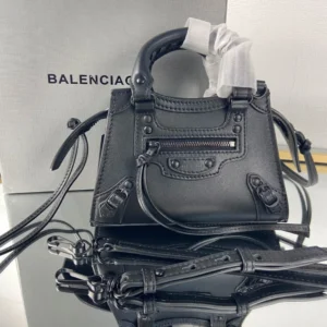 Balenciag* Neo Classic Casual Bag Size: 18cm