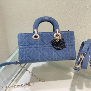 Lady Collection Denim Handbag Size: 26 x 13.5 x 5 cm Model: M0540
