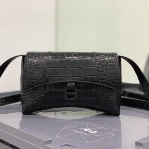 Model: 671355 Size: 25.5x6x16cm