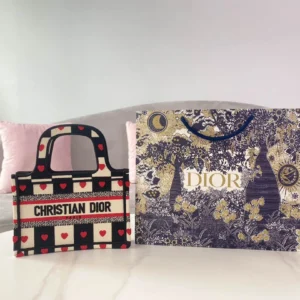 BOOK TOTE DIORAMOUR Clutch Size: 22.5 x 24 x 8 cm