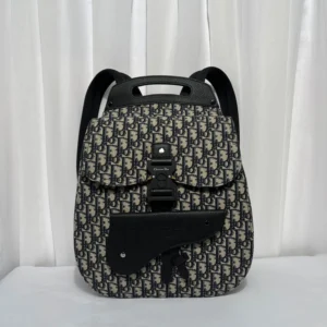 Gallop Shoulder Bag Size: 28*40*12cm