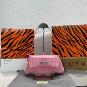 Underarm bag Model: 92813 Size: 27x25.5x4.8cm