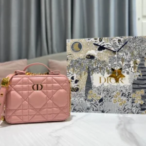 CARO Collection Size: 18*13*5 cm