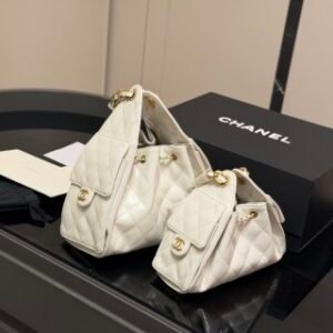 CHANEL 26、22 Handbag white